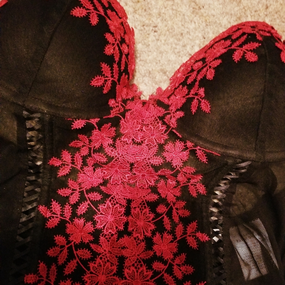 Bustier - Picture 2 of 8